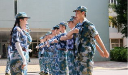 稷峰三中直播91班军训,青春热血，砥砺前行”